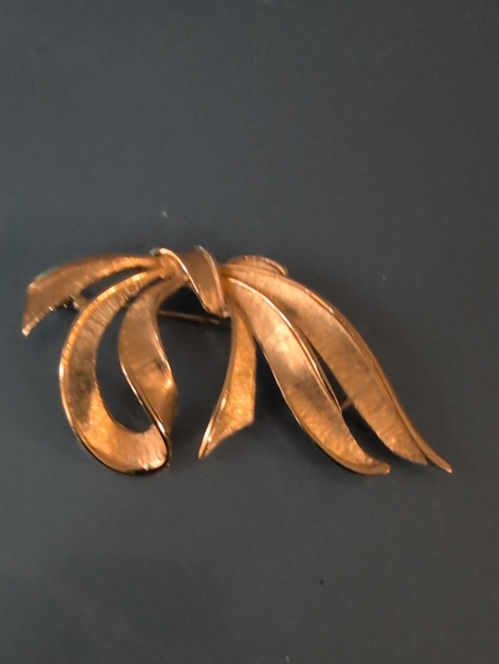 Signed Napier Vintage Gold Tone Draped Bow Brooch Pin 2-5/8"